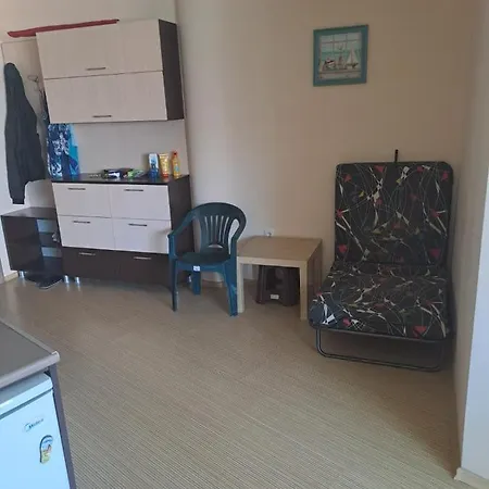 Sunny Plaza Apartment