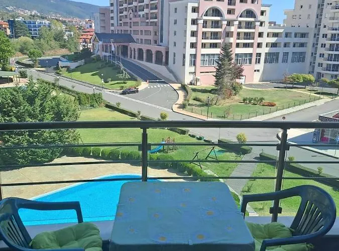 Sunny Plaza * Slăntjev Brjag