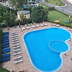 Апартамент Sunny Plaza
