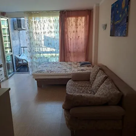 Sunny Plaza Apartman *