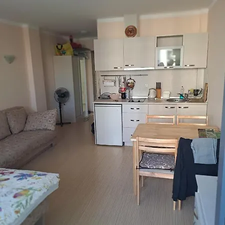 Sunny Plaza Apartman *